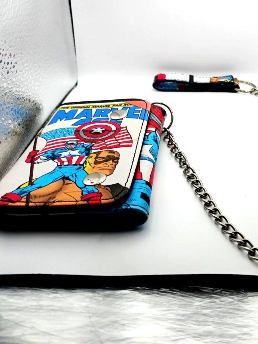 Captain America Faux Leather Tri Fold Graphic Print Wallet With Chain